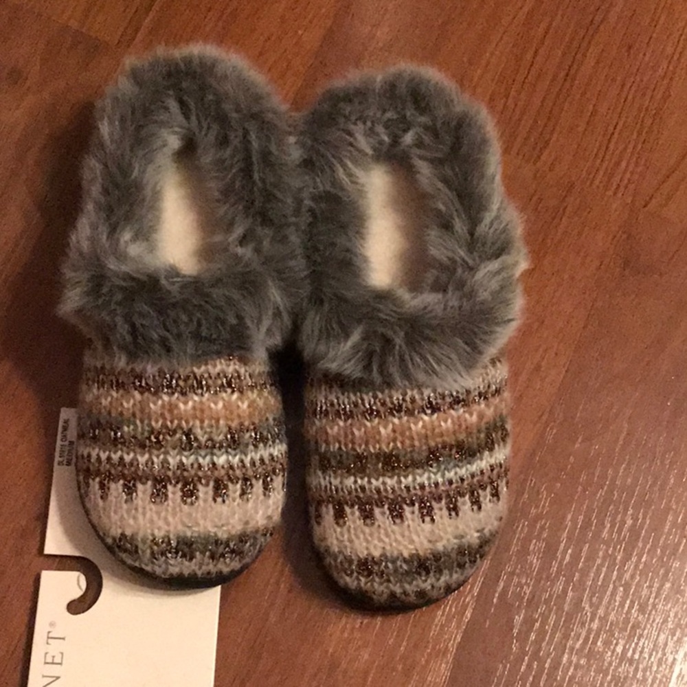 Cabernet Slippers Size7/8